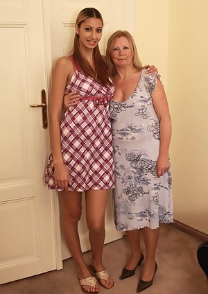 Mom and Girl Porn Pictures